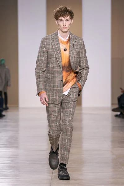 Look 21